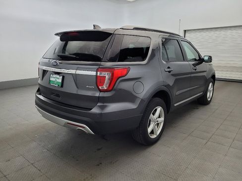 Used 2016 Ford Explorer XLT w/ Equipment Group 202A AWD/4WD image 9
