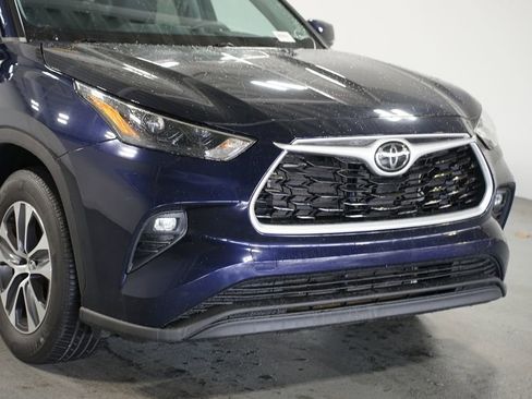 Certified 2023 Toyota Highlander XLE image 4