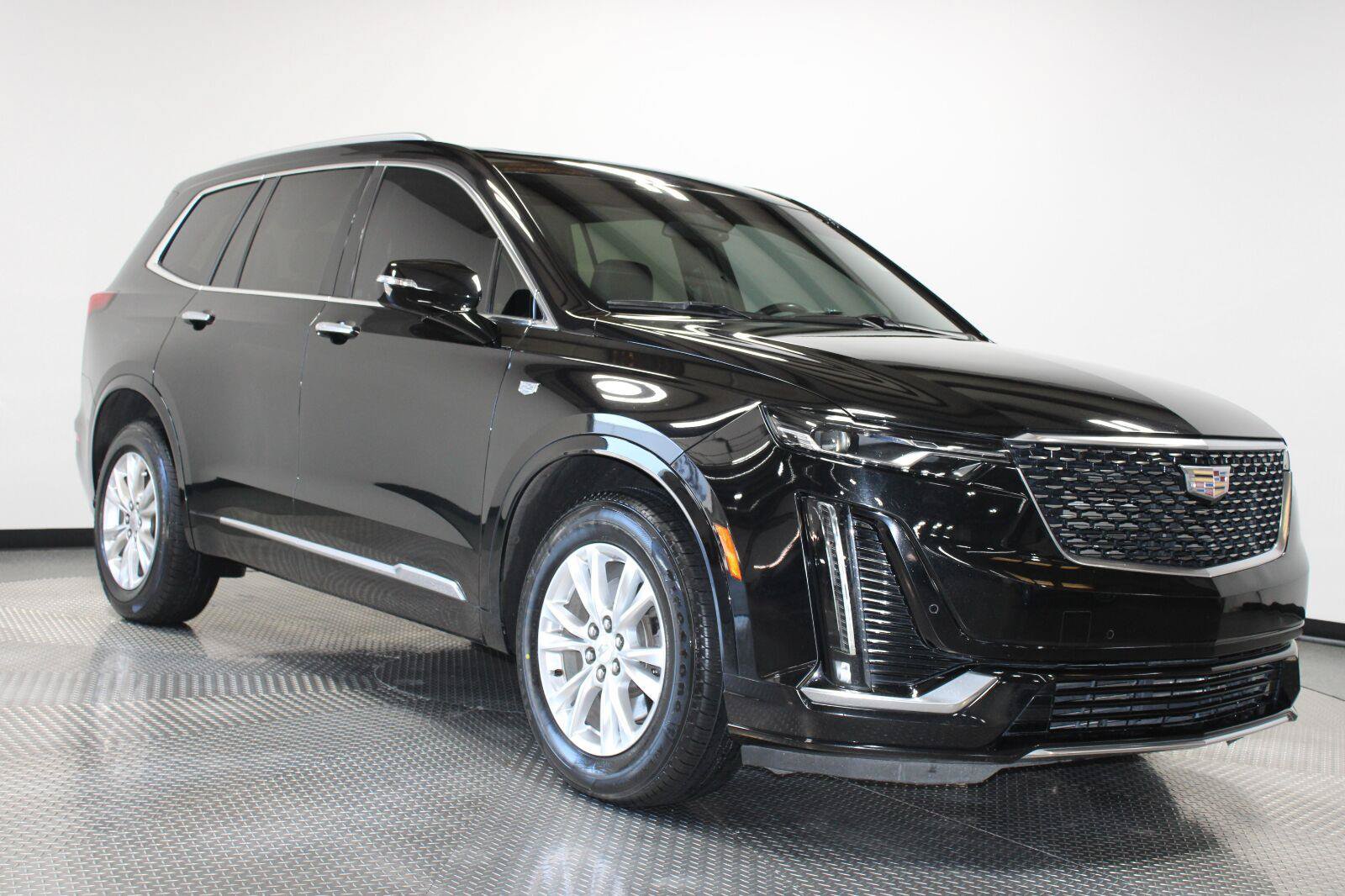 Certified 2023 Cadillac XT6 Luxury FWD image 15