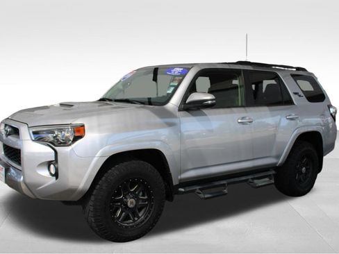 Used 2019 Toyota 4Runner TRD Off-Road Premium AWD/4WD image 8