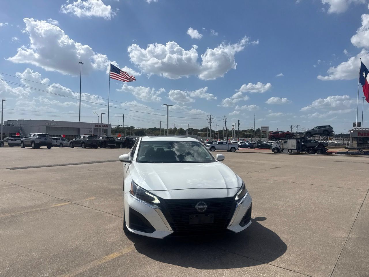 Certified 2024 Nissan Altima 2.5 SV w/ SV Premium Package FWD image 4