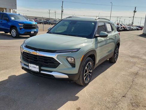 New 2026 Chevrolet TrailBlazer LT w/ Convenience Package AWD/4WD image 2