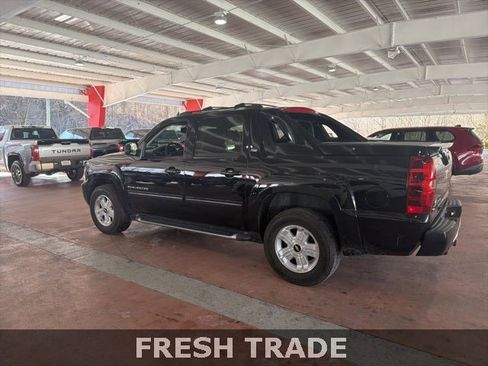 Used 2012 Chevrolet Avalanche LT w/ Suspension Package, Off-Road image 5