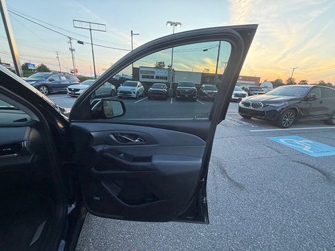 Used 2020 Chevrolet Traverse Premier w/ LPO, Floor Liner Package AWD/4WD image 24