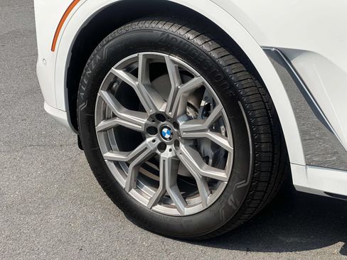 Used 2023 BMW X7 xDrive40i AWD/4WD image 7