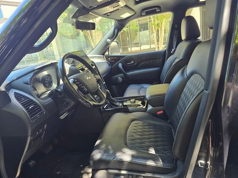Used 2024 INFINITI QX80 Sensory AWD/4WD image 9