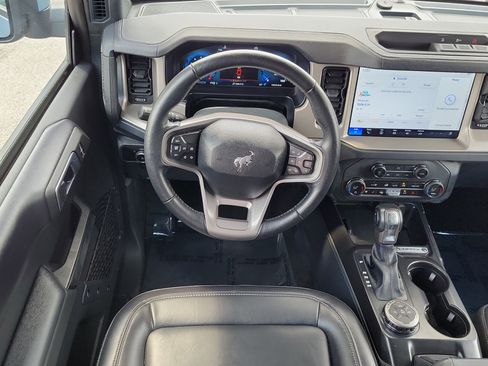 Used 2025 Ford Bronco Outer Banks AWD/4WD image 16