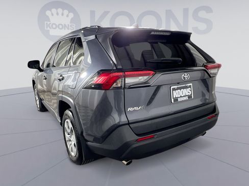 Used 2019 Toyota RAV4 LE image 4