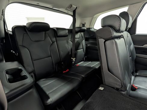 Used 2020 Kia Telluride S w/ S 8 Passenger Seating Package AWD/4WD image 19