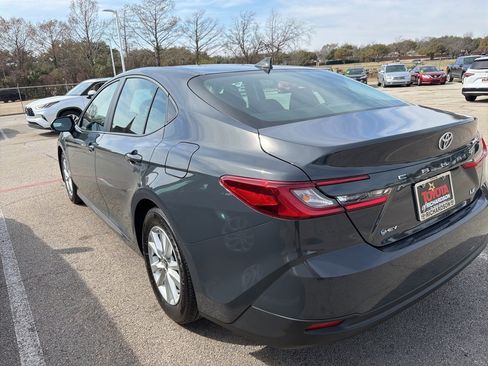 Used 2025 Toyota Camry LE image 6