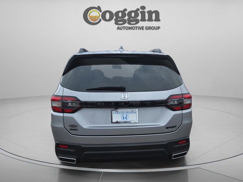 Used 2023 Honda Pilot Sport image 4