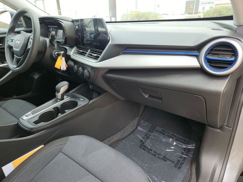 Certified 2024 Chevrolet Trax LS image 28