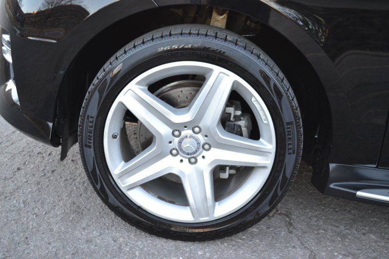 Used 2015 Mercedes-Benz ML 400 4MATIC w/ Accessory Chrome Package image 38