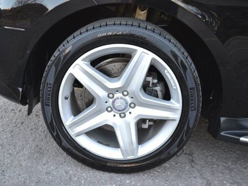 Used 2015 Mercedes-Benz ML 400 4MATIC w/ Accessory Chrome Package image 38