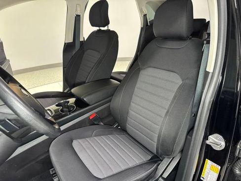 Used 2018 Ford Edge SE FWD image 12