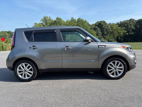 Used 2019 Kia Soul + w/ Audio Package FWD image 6