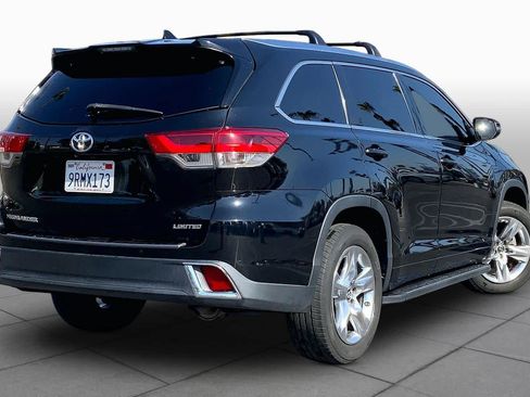 Used 2018 Toyota Highlander Limited FWD image 11