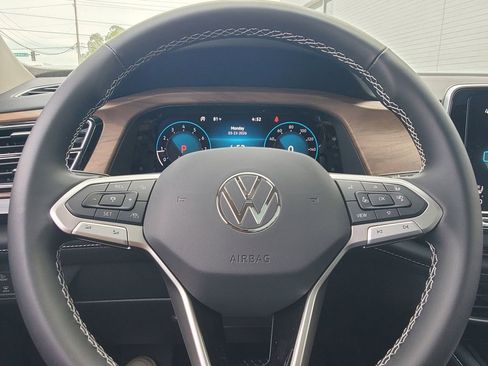 New 2026 Volkswagen Atlas SE FWD image 22