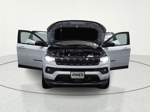 New 2026 Jeep Compass Latitude image 6