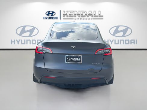 Used 2025 Tesla Model Y Long Range AWD/4WD image 5