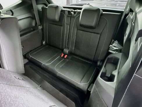 Used 2023 Volkswagen Tiguan SE R-Line FWD image 30