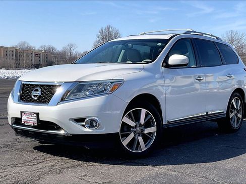 Used 2015 Nissan Pathfinder Platinum image 2
