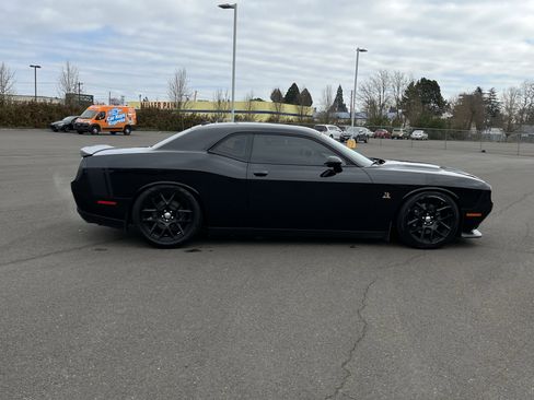 Used 2015 Dodge Challenger R/T Scat Pack w/ Scat Pack Appearance Package image 6