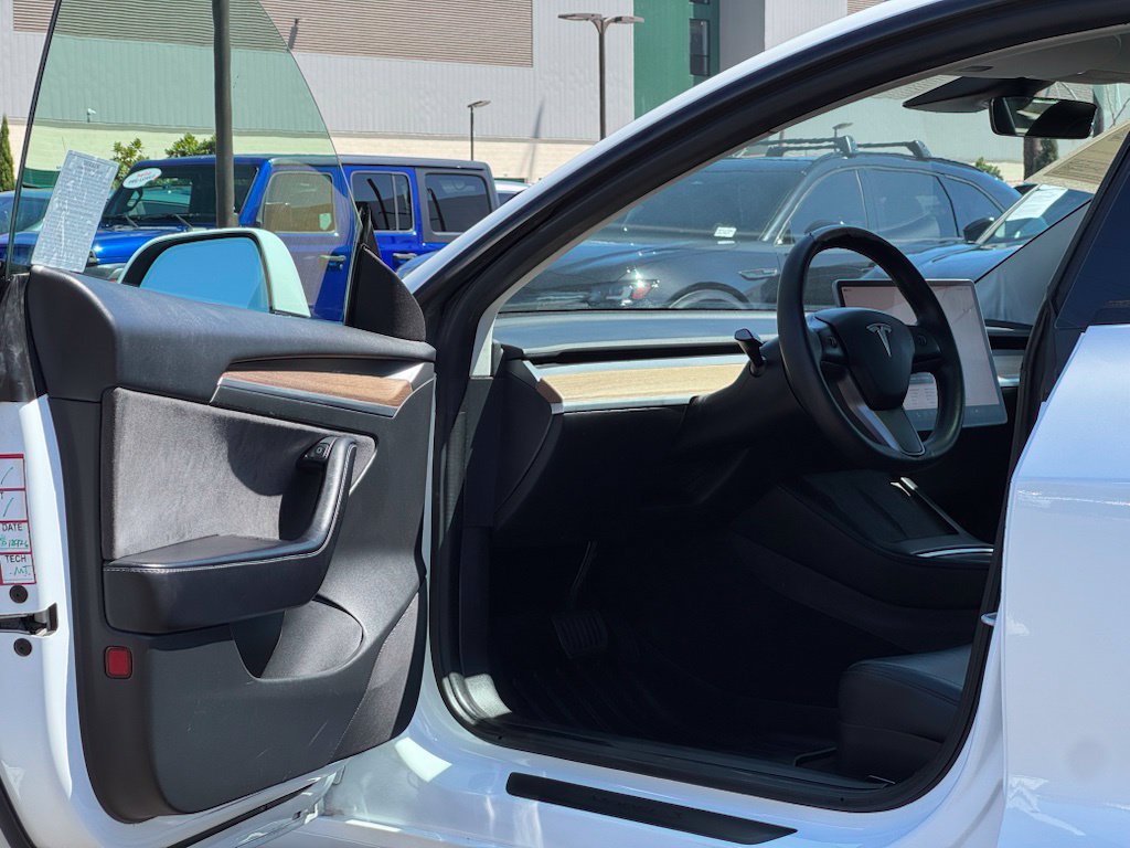 Used 2023 Tesla Model 3 Standard Range RWD image 7