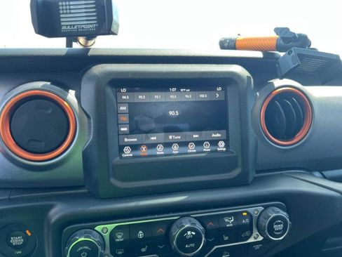 Used 2021 Jeep Gladiator Mojave w/ LED Lighting Group AWD/4WD image 8