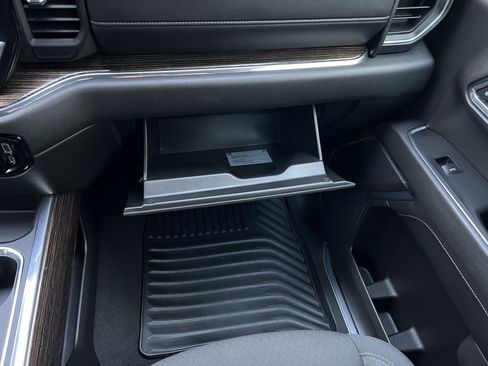 Used 2024 GMC Sierra 1500 Elevation image 33