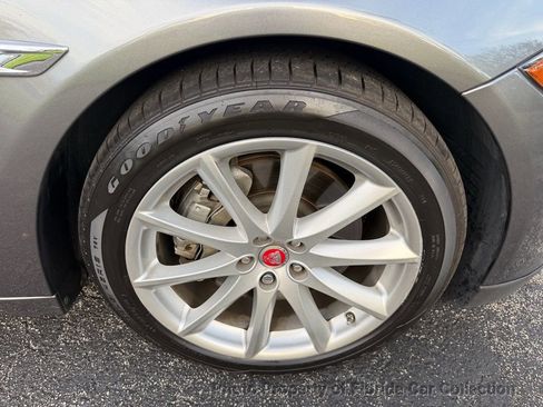 Used 2017 Jaguar XJ R-Sport RWD image 96