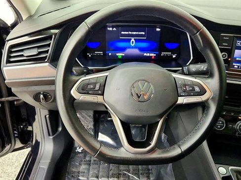 Used 2022 Volkswagen Jetta SE FWD image 14