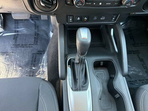 Used 2023 Nissan Frontier SV w/ Technology Package AWD/4WD image 24