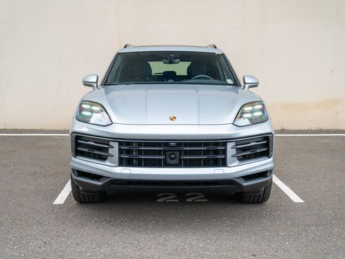 Used 2024 Porsche Cayenne image 6