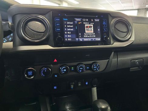 Used 2019 Toyota Tacoma TRD Sport image 31