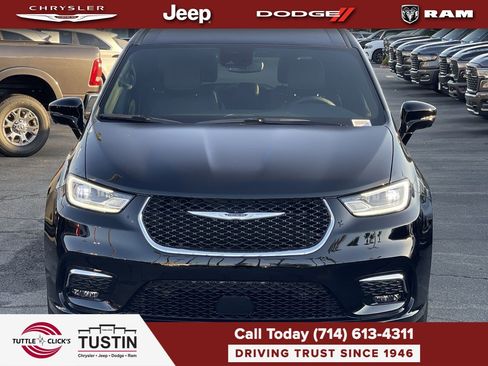 New 2026 Chrysler Pacifica Select FWD image 2