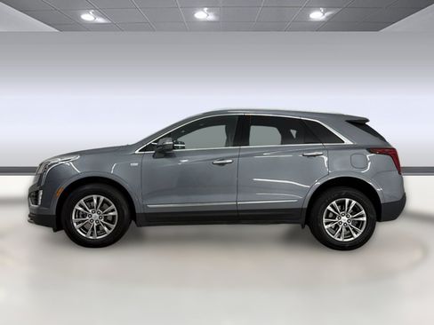 Used 2022 Cadillac XT5 Premium Luxury w/ Technology Package FWD image 2
