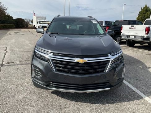 Used 2022 Chevrolet Equinox LT image 2