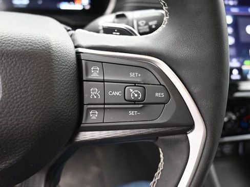 Used 2024 Jeep Grand Cherokee L Laredo AWD/4WD image 31