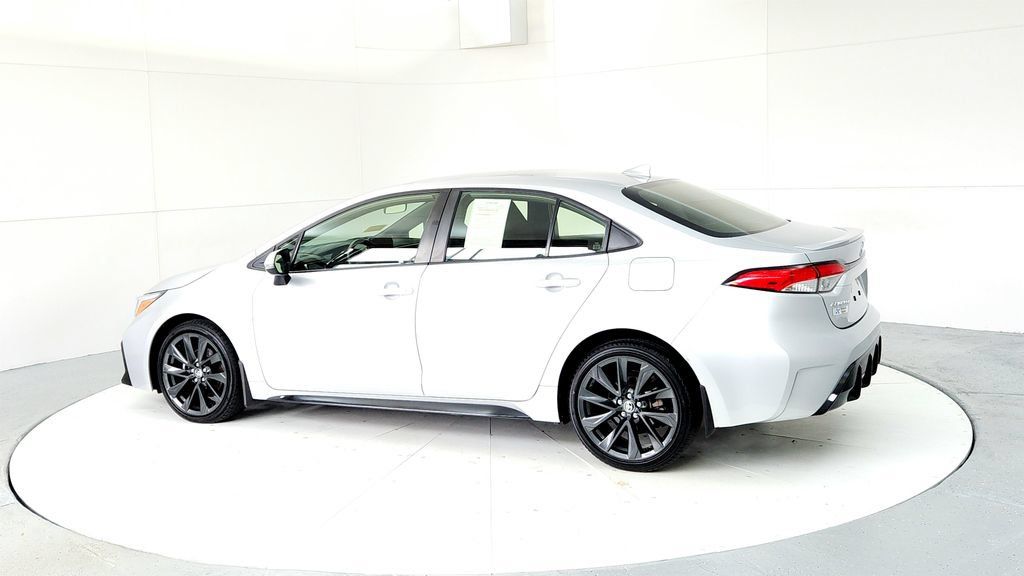 Certified 2023 Toyota Corolla SE FWD image 4