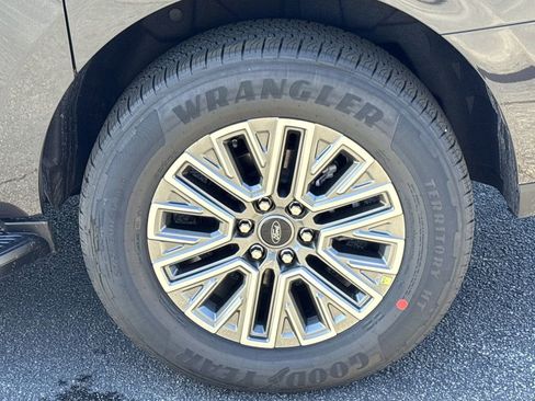 New 2026 Ford Expedition Max Platinum image 21