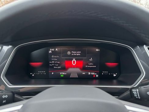 Used 2024 Volkswagen Tiguan SE R-Line image 14