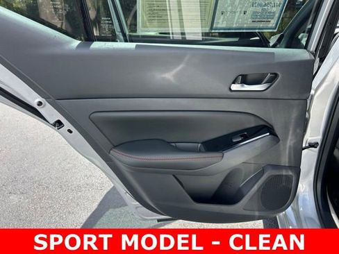 Used 2025 Nissan Altima 2.5 SR FWD image 13