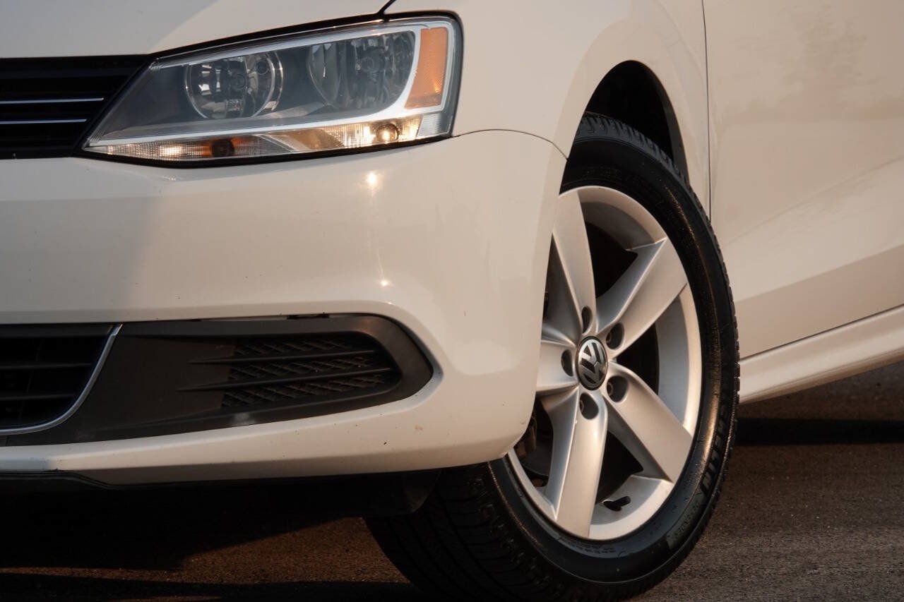 Used 2014 Volkswagen Jetta TDI FWD image 40