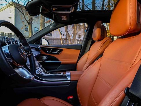 Used 2022 Mercedes-Benz C 300 4MATIC Sedan image 9