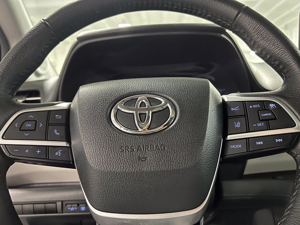 Certified 2023 Toyota Sienna XLE w/ XLE Plus Package FWD image 35