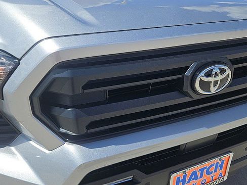 Used 2025 Toyota Tacoma SR5 image 3