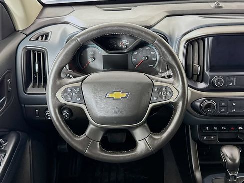 Used 2022 Chevrolet Colorado Z71 w/ Safety Package AWD/4WD image 4