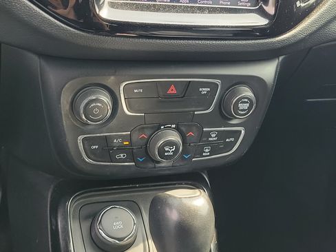 Used 2019 Jeep Compass Limited AWD/4WD image 27