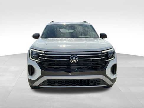 Used 2024 Volkswagen Atlas Peak Edition SE AWD/4WD image 15